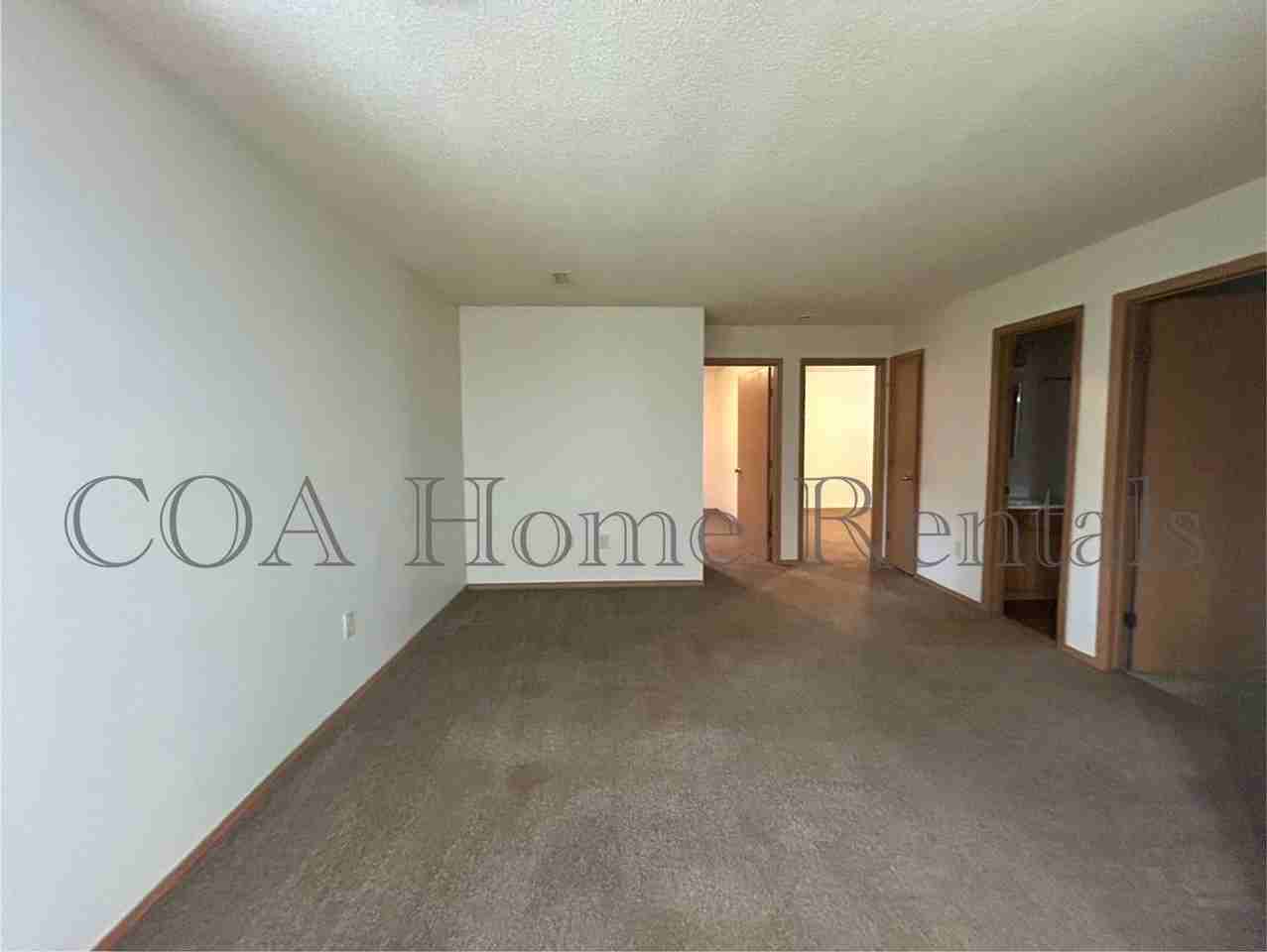 1236 N Mathewson Ave - Photo 2 of 14