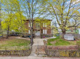 featured image of 139 Boswell Ave #2B