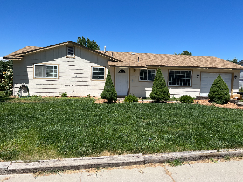 712 18th Ave E - Photo 2 of 2