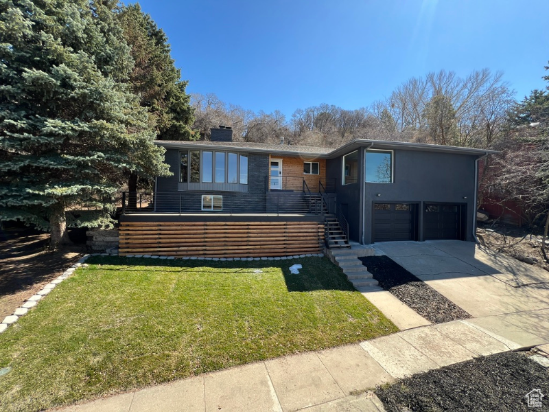 552 East Chelsea Drive