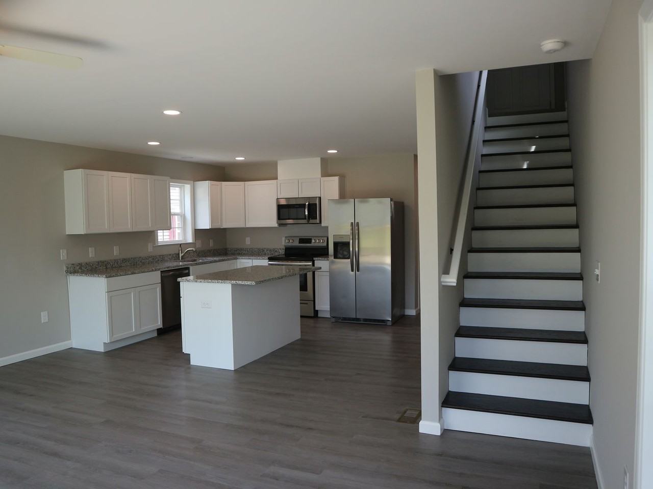 510 N Church Ave - Photo 3 of 25
