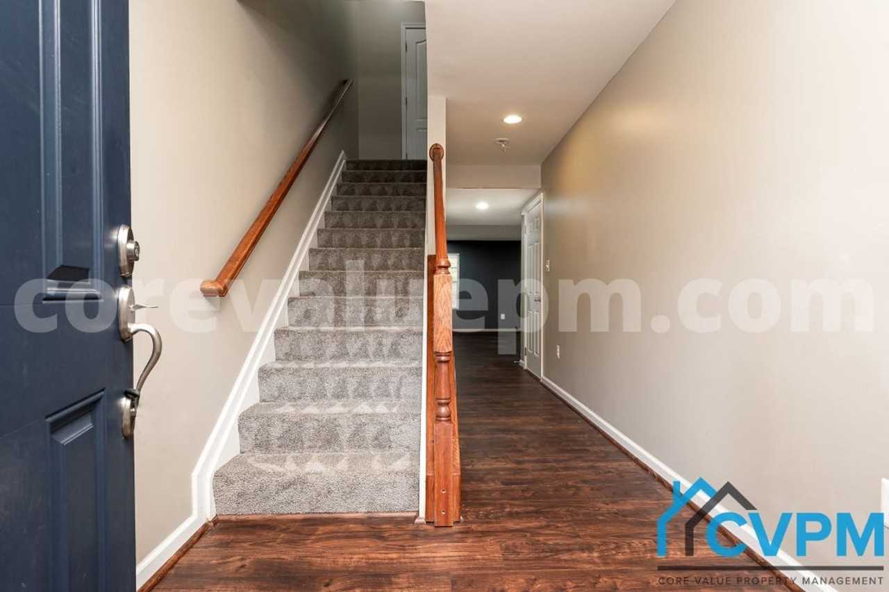 7014 Dannfield Ct - Photo 3 of 28