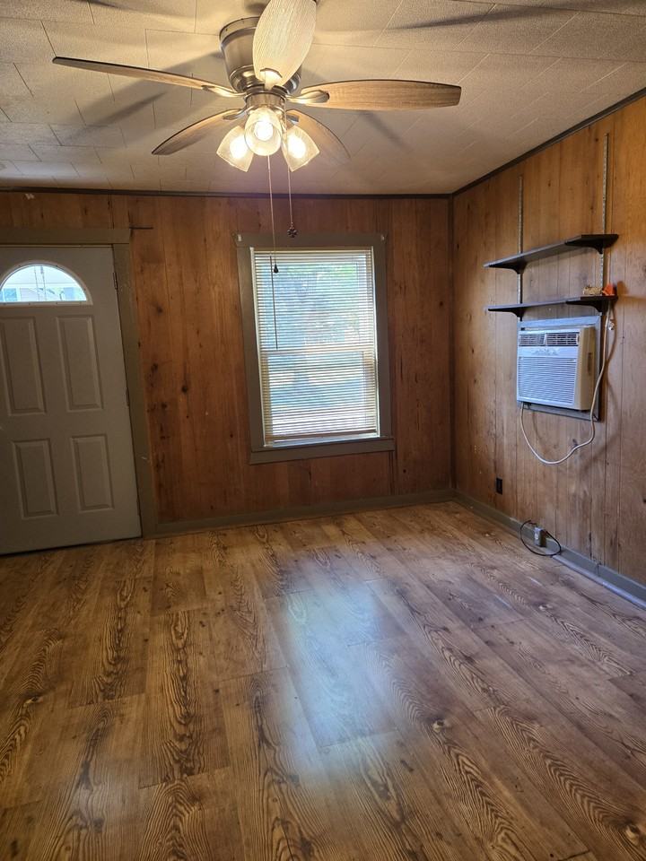 314 E College St #1 - Photo 2 of 10