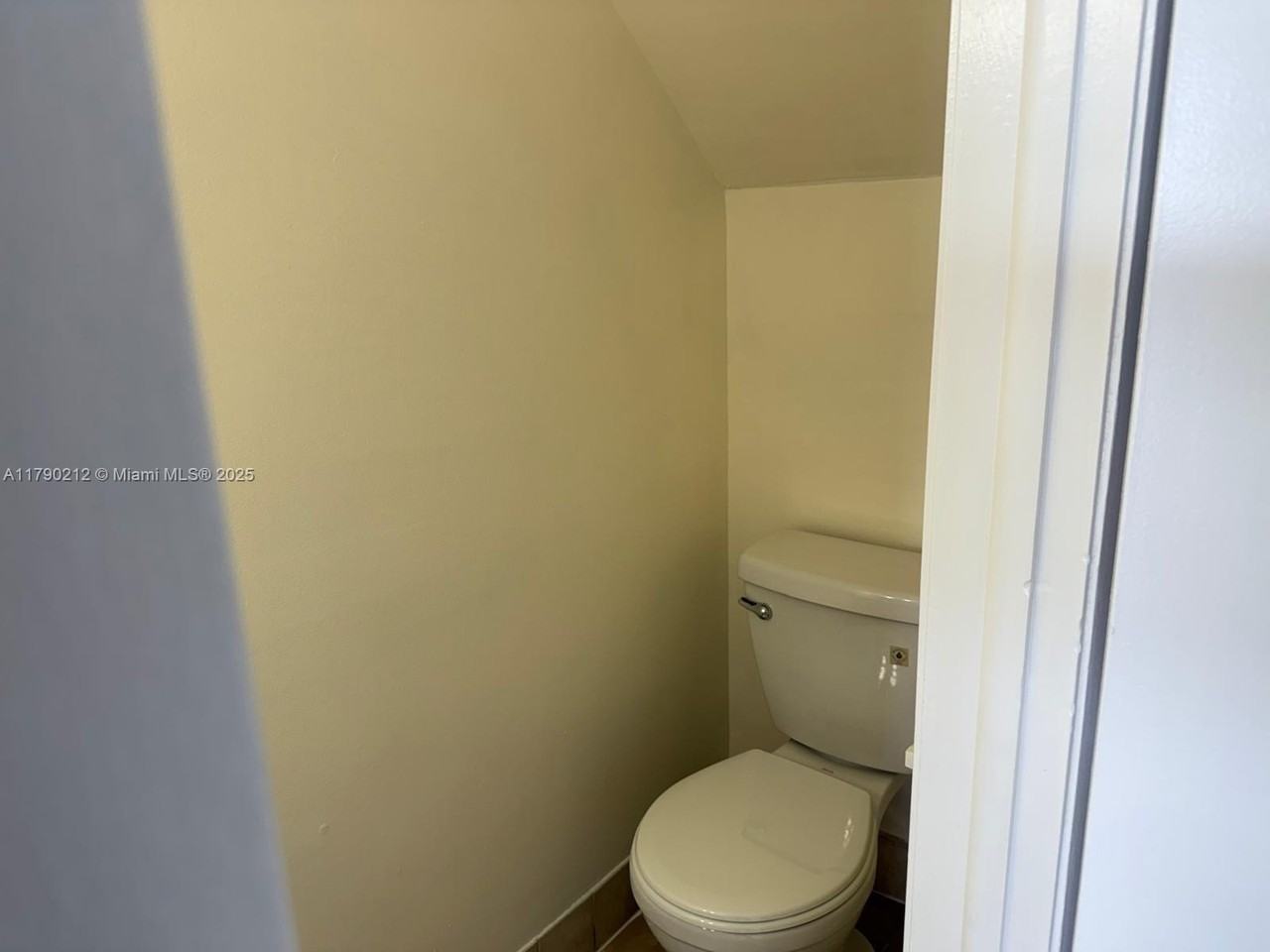 2692 W 60th St - Photo 6 of 17