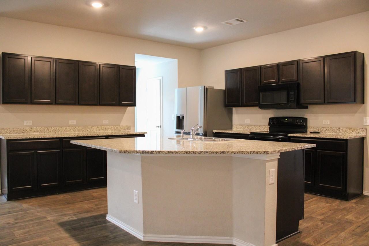 15209 Upland Willow Rd - Photo 4 of 18