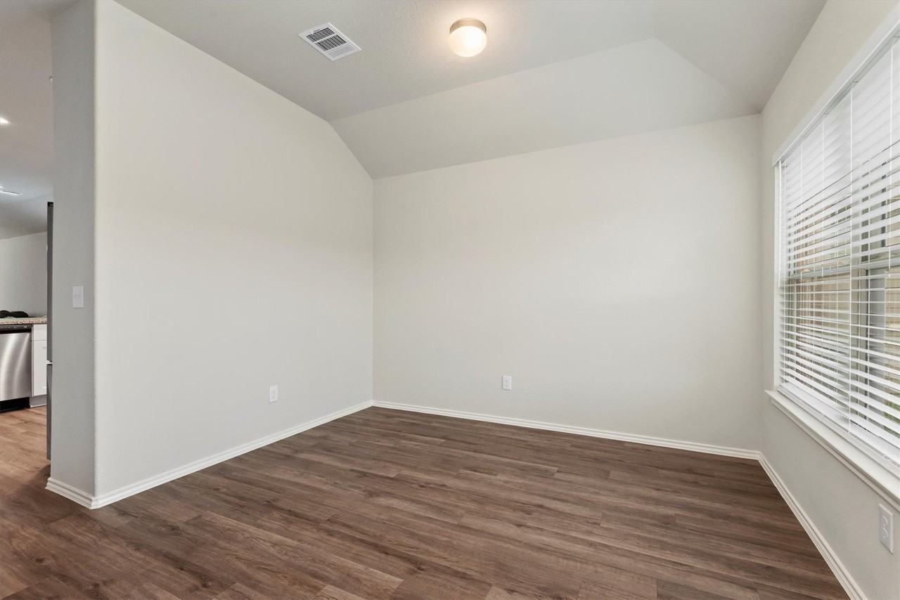 150 Bellewood Manor Dr - Photo 6 of 25