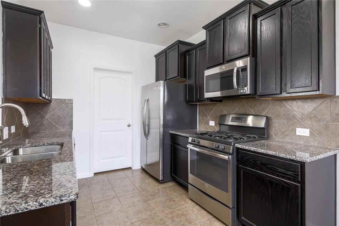 2524 Mcdonald Way - Photo 4 of 17