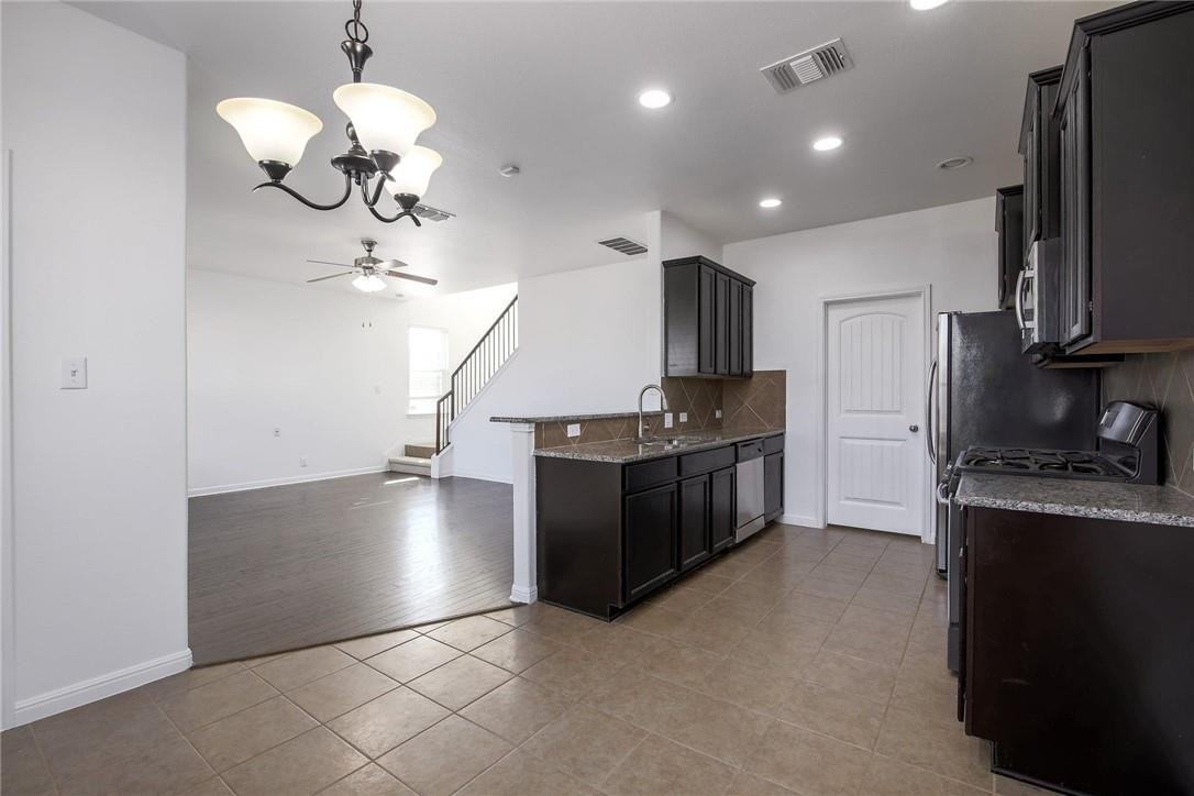 2524 Mcdonald Way - Photo 5 of 17