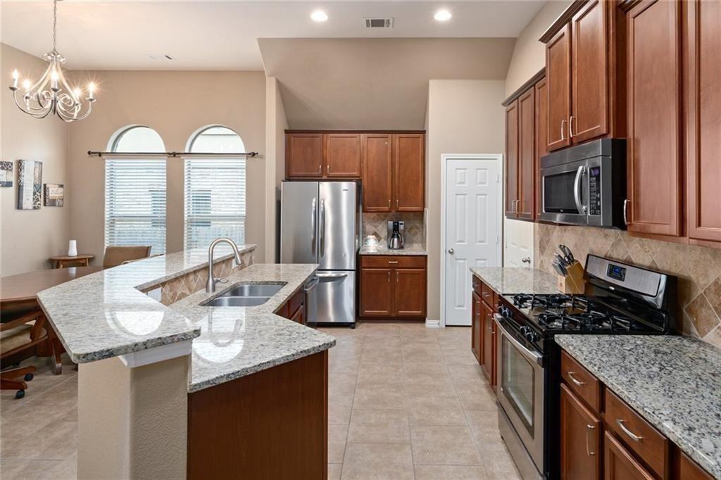 2612 Santa Barbara Loop - Photo 4 of 17