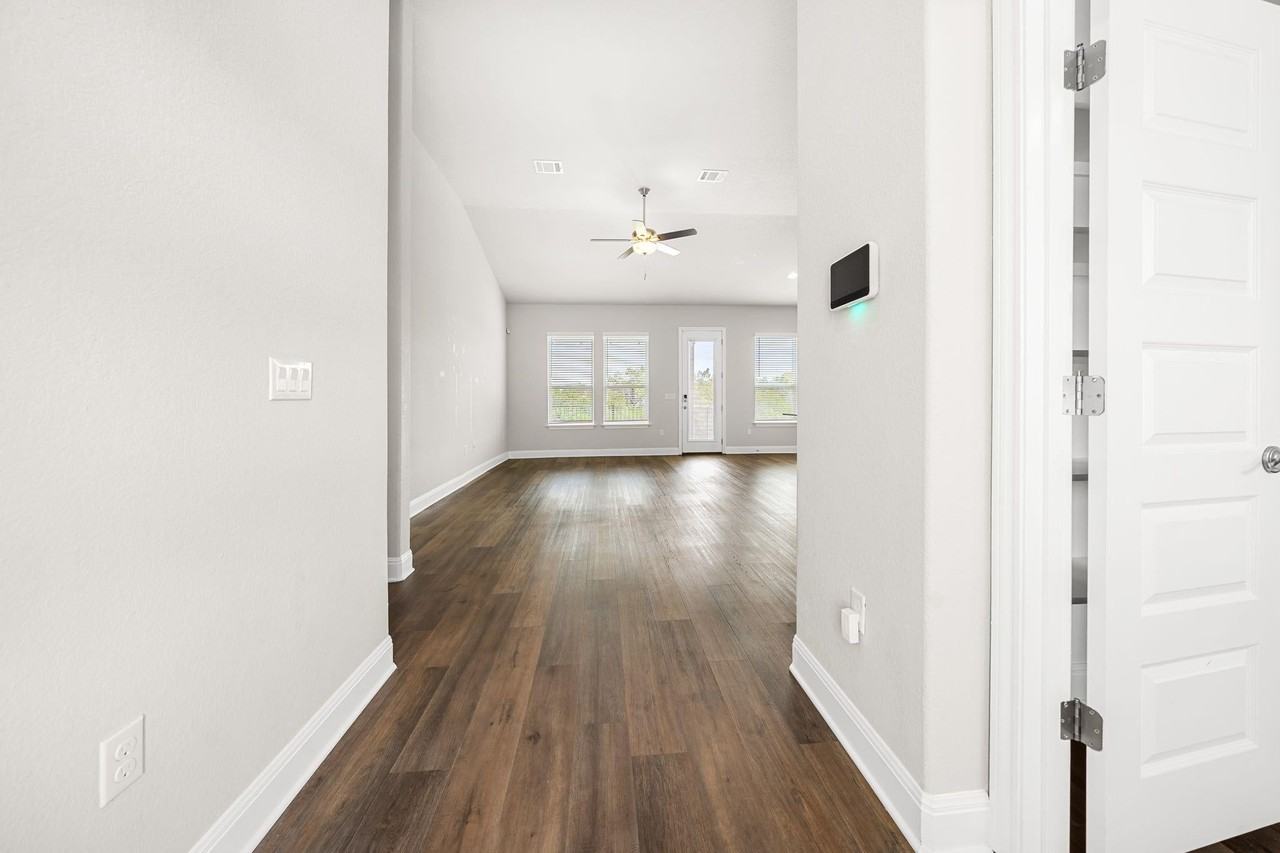 4409 Silverhill Dr - Photo 3 of 27