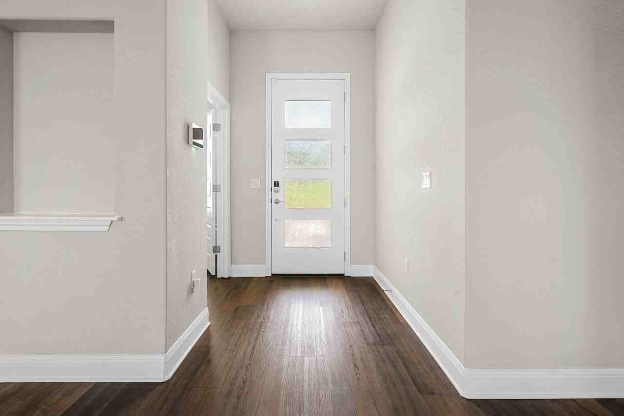 4409 Silverhill Dr - Photo 4 of 27