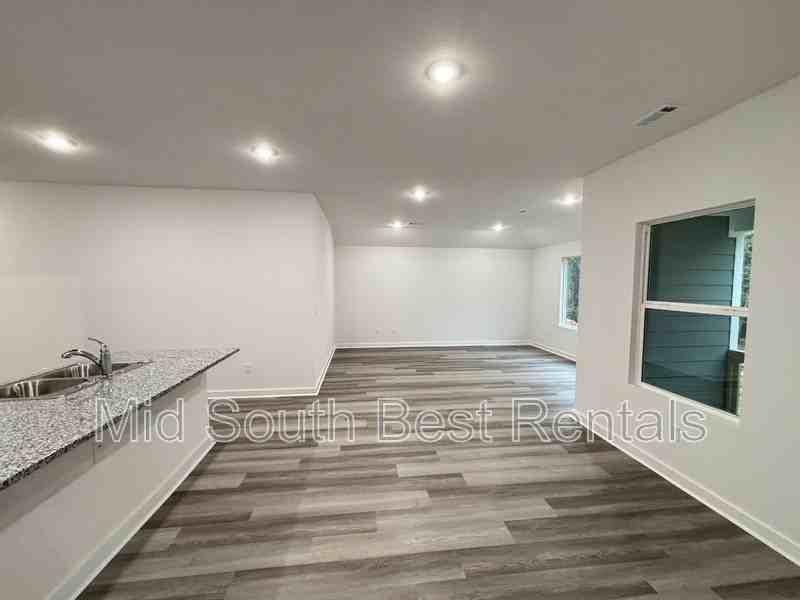 8415 Oxford Valley Drive - Photo 2 of 12