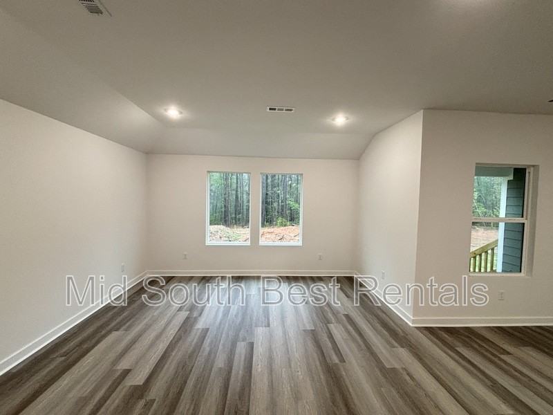 8415 Oxford Valley Drive - Photo 3 of 12