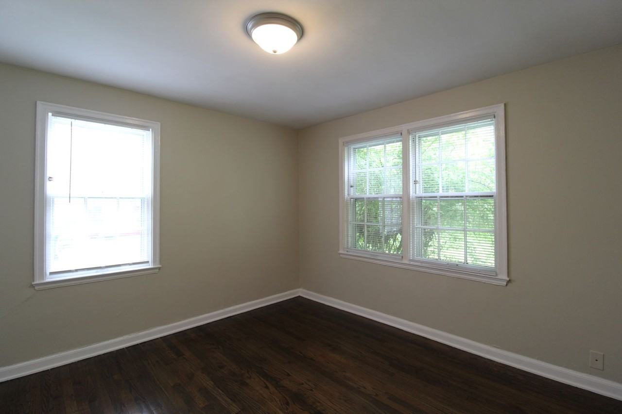 4410 S Parkway Dr - Photo 6 of 8