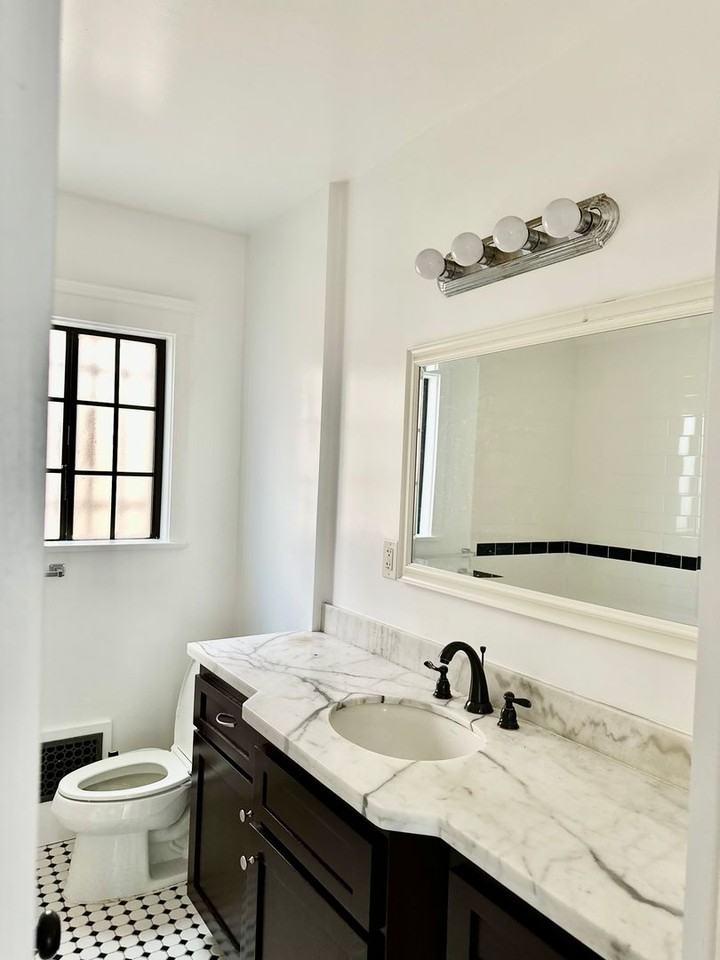 510 S New Hampshire Ave - Photo 3 of 11