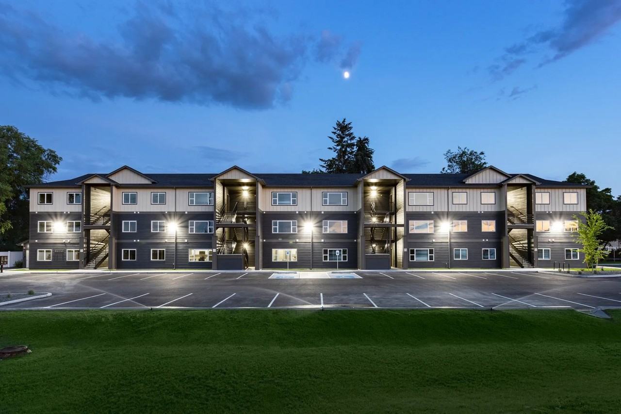 Montgomery Apartments - Photo 3 of 22