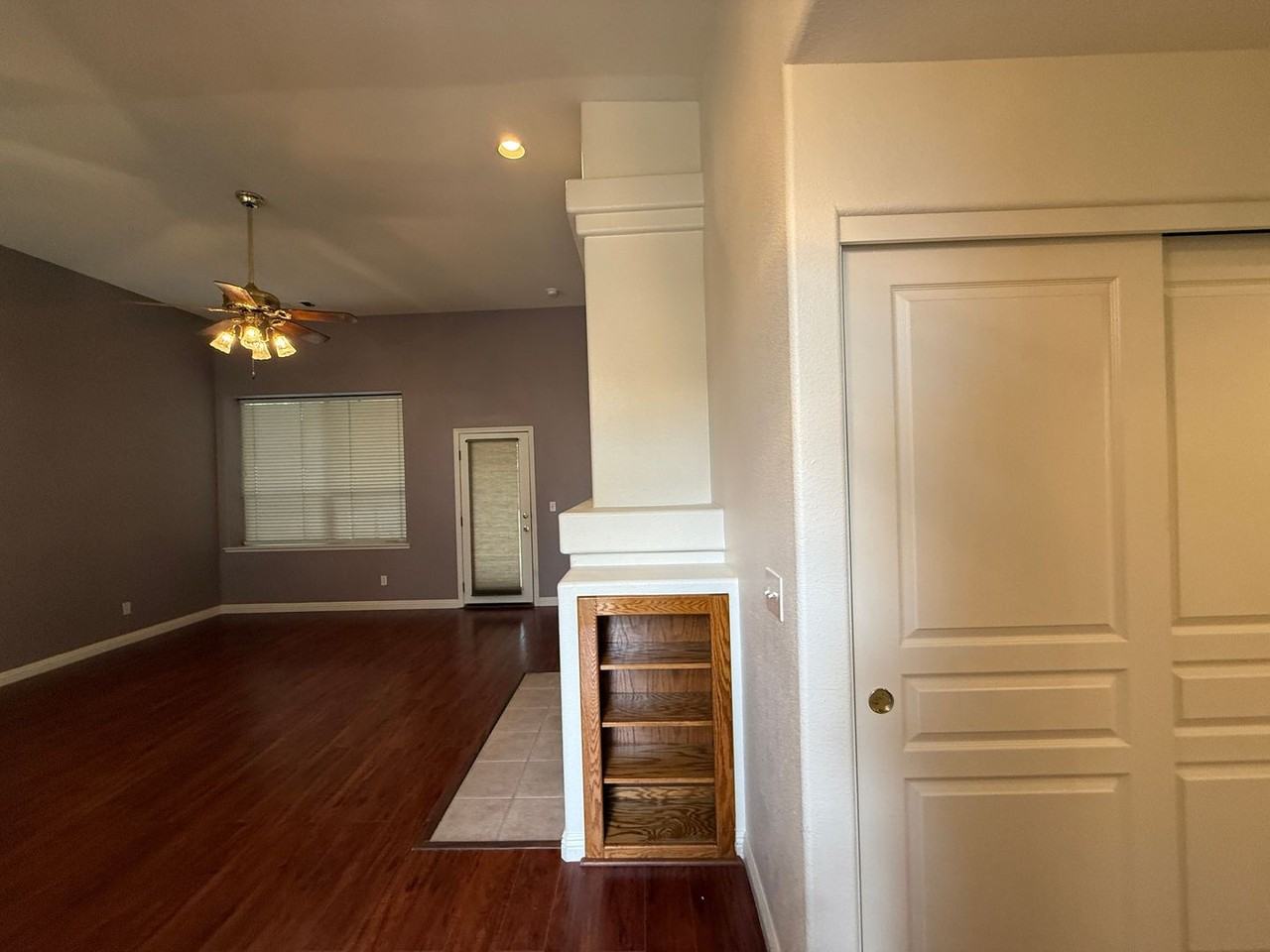 1411 E Parkview Ct - Photo 7 of 34