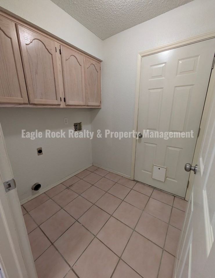1304 N Umbrella Cir - Photo 7 of 49
