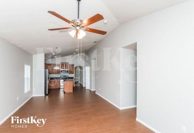 127 Broyles Dr Se - Photo 3 of 15