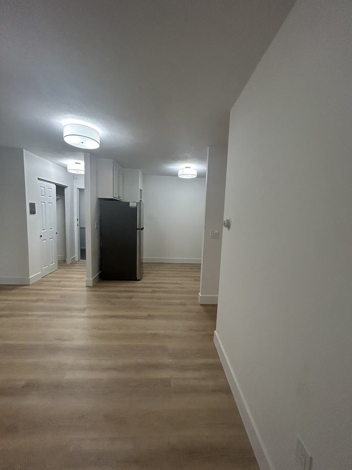 745 E 6th St #35 - Photo 3 of 10