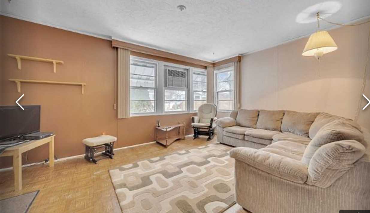 102 Brenda Crescent - Photo 2 of 20