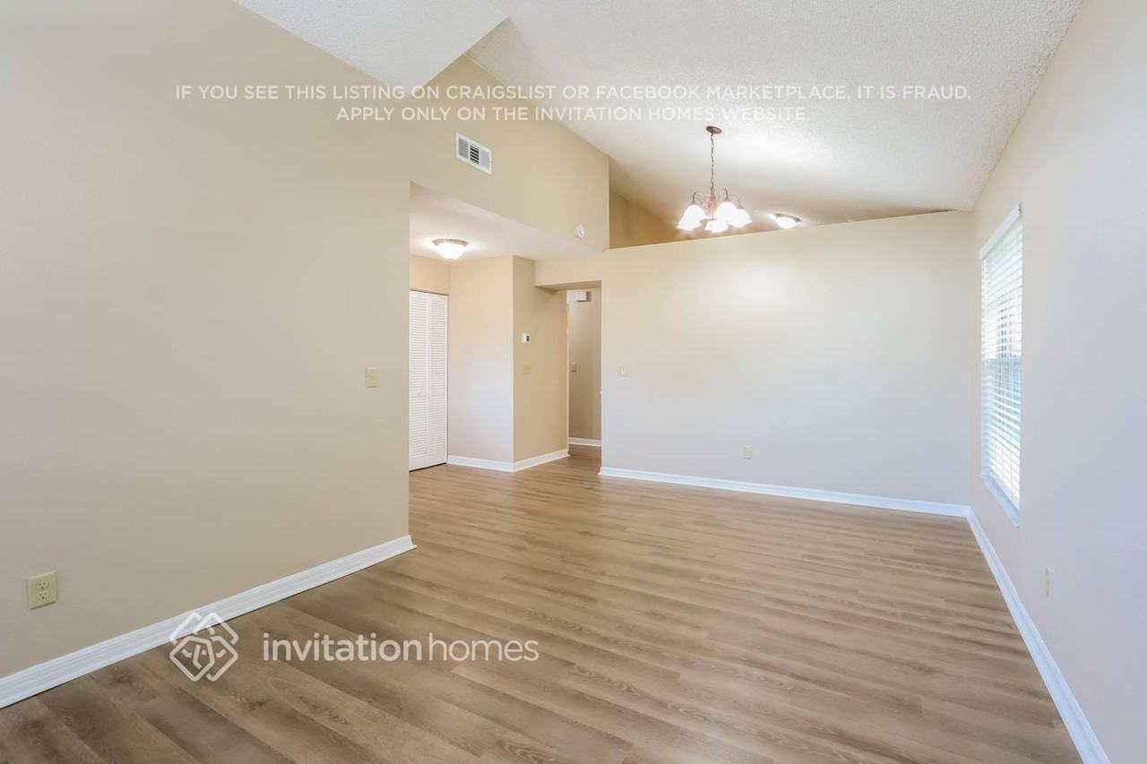 12838 Coverdale Dr - Photo 5 of 17