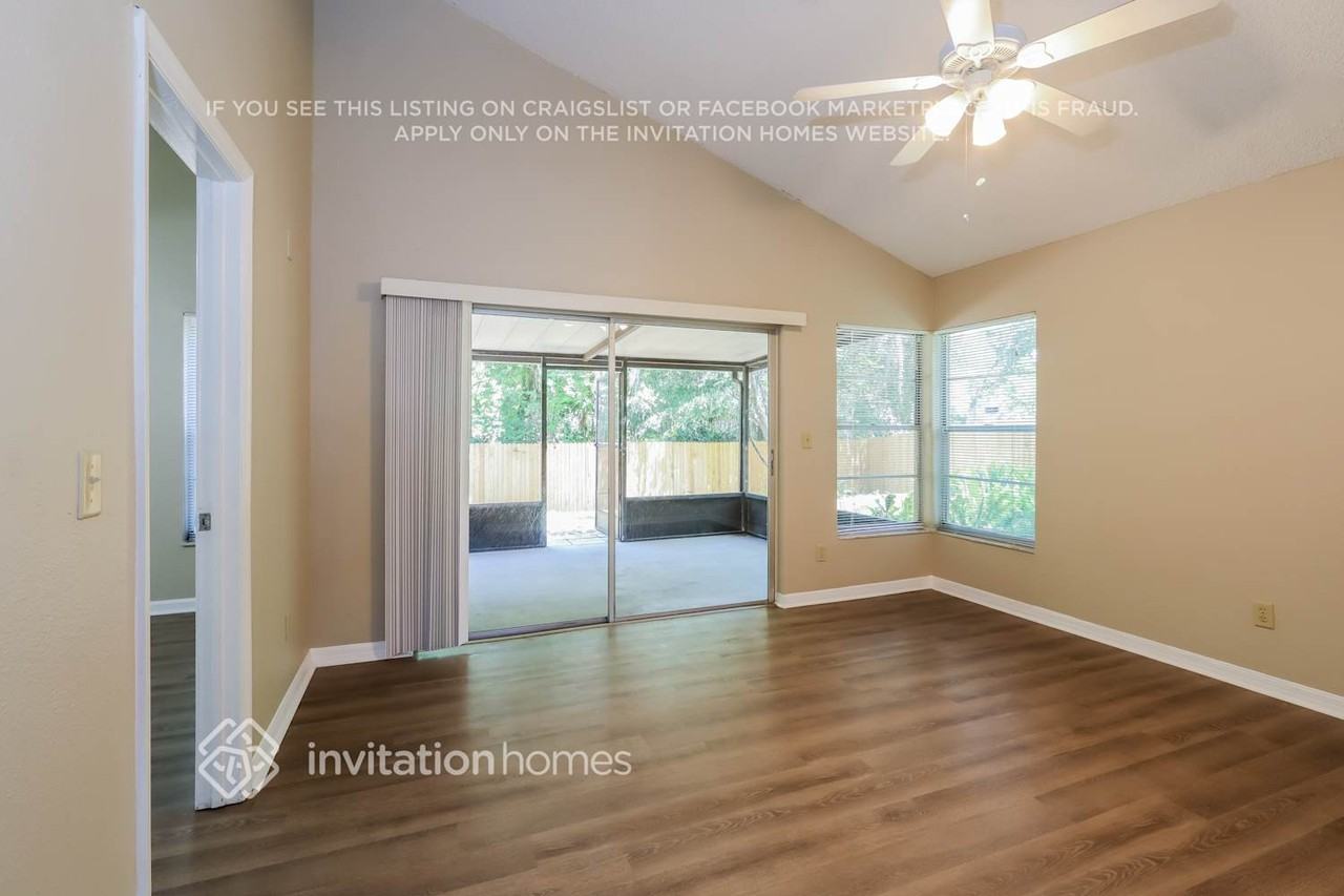 12838 Coverdale Dr - Photo 7 of 17