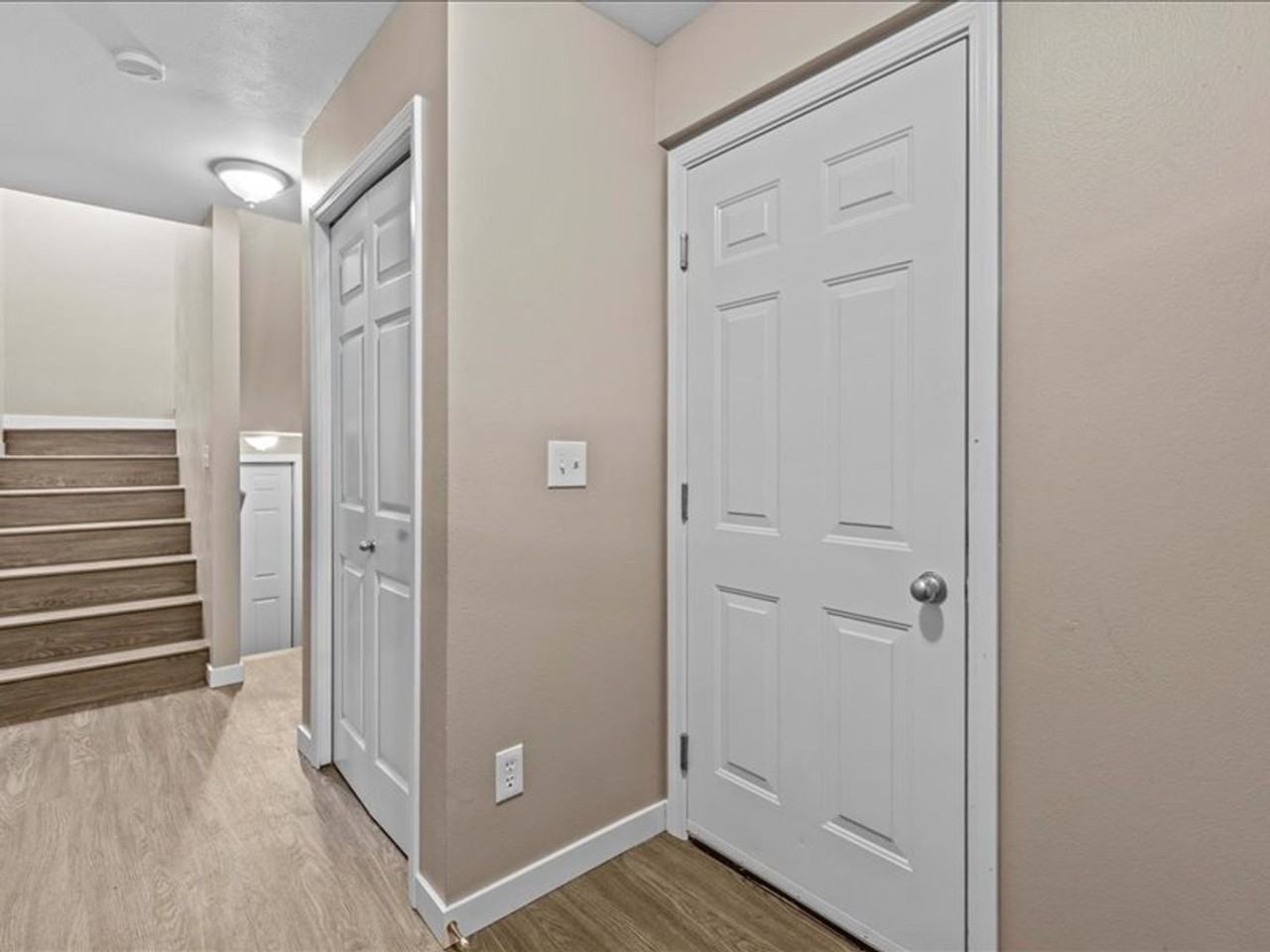 10717 Burke Ave N #F - Photo 4 of 22