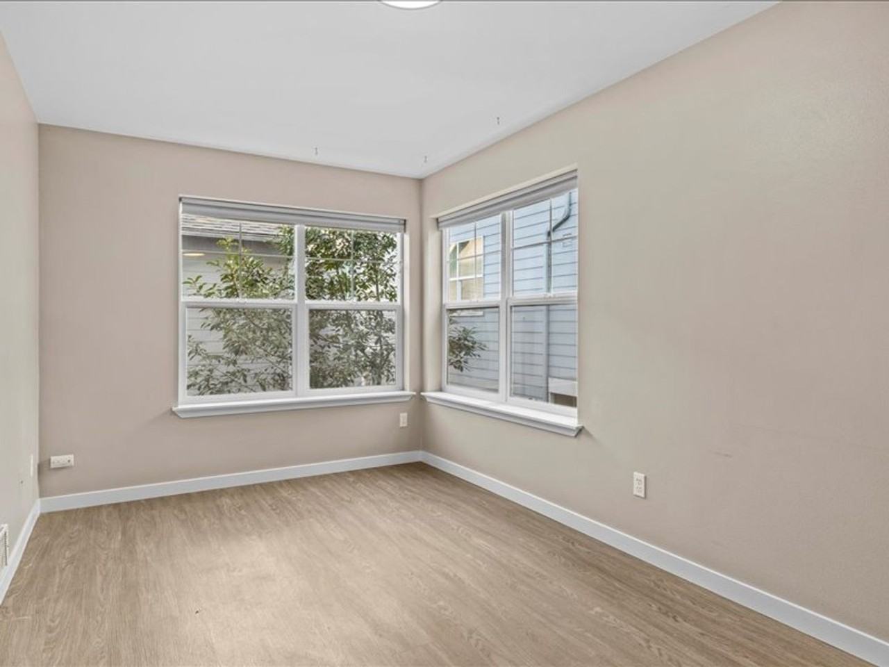 10717 Burke Ave N #F - Photo 6 of 22