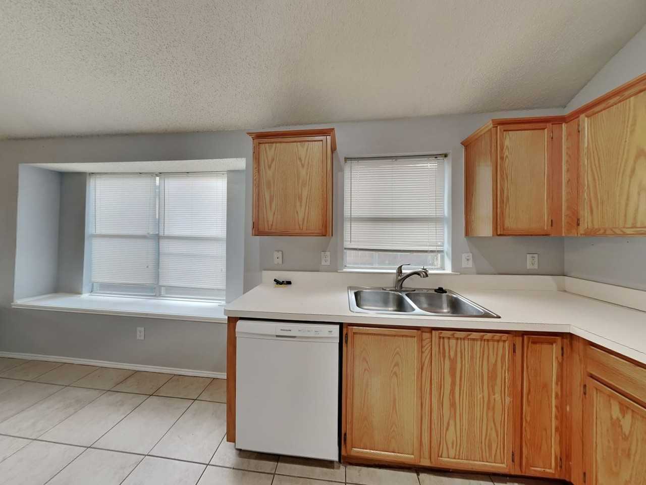 5424 Royal Birkdale Dr - Photo 6 of 18