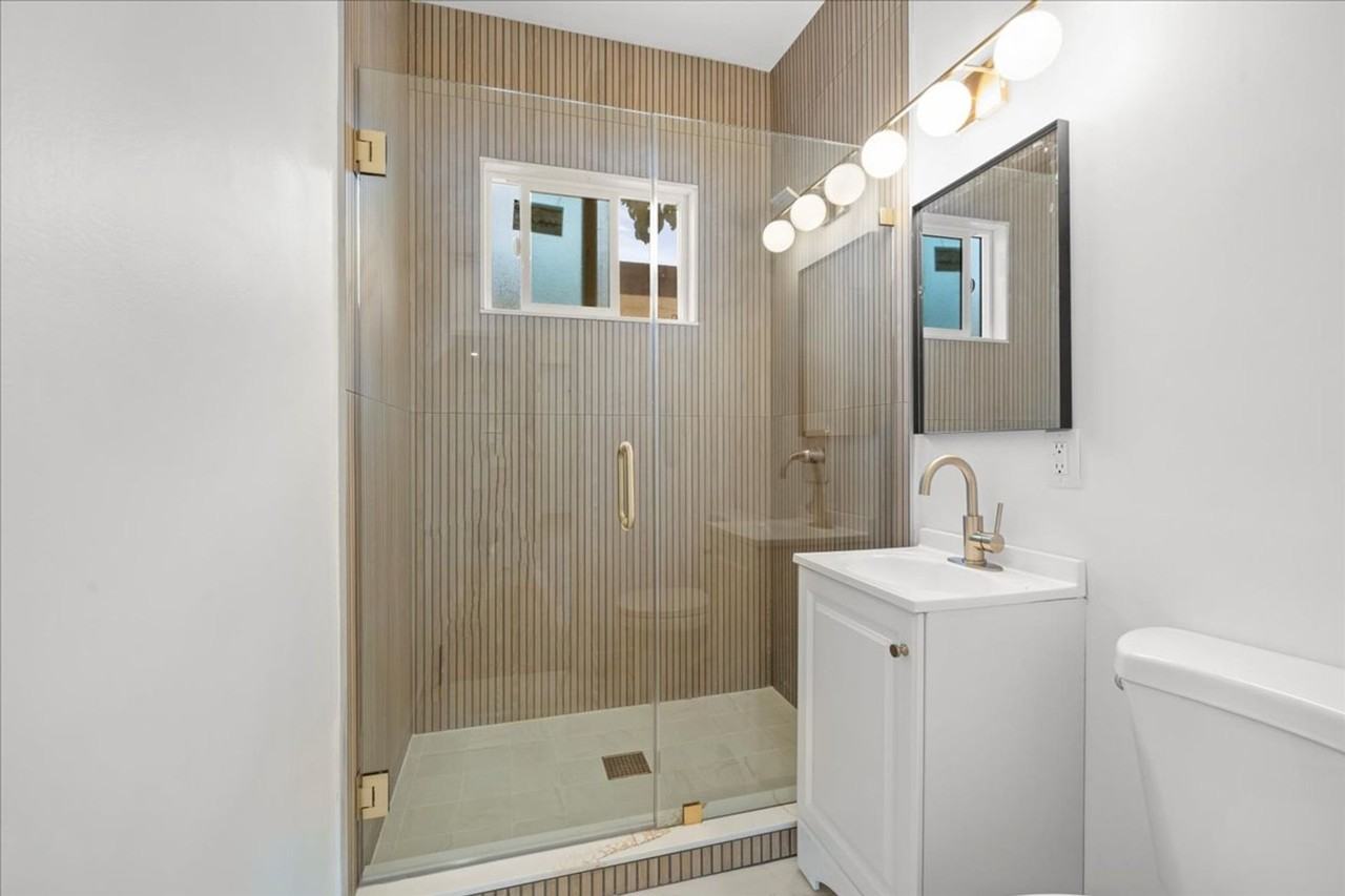 12017 Pacific Ave - Photo 4 of 15