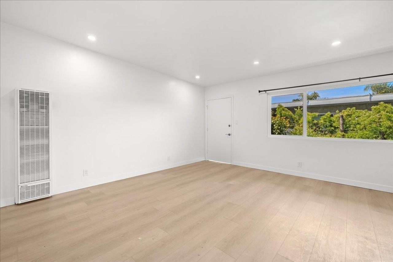 12017 Pacific Ave - Photo 5 of 15