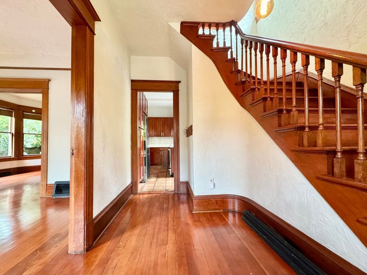 1116 E Denny Way - Photo 4 of 23