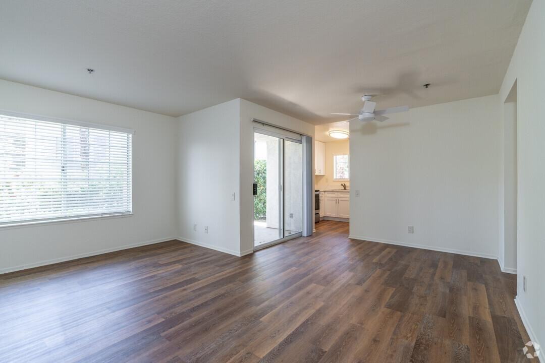 1333 S Belardo Rd - Photo 5 of 40