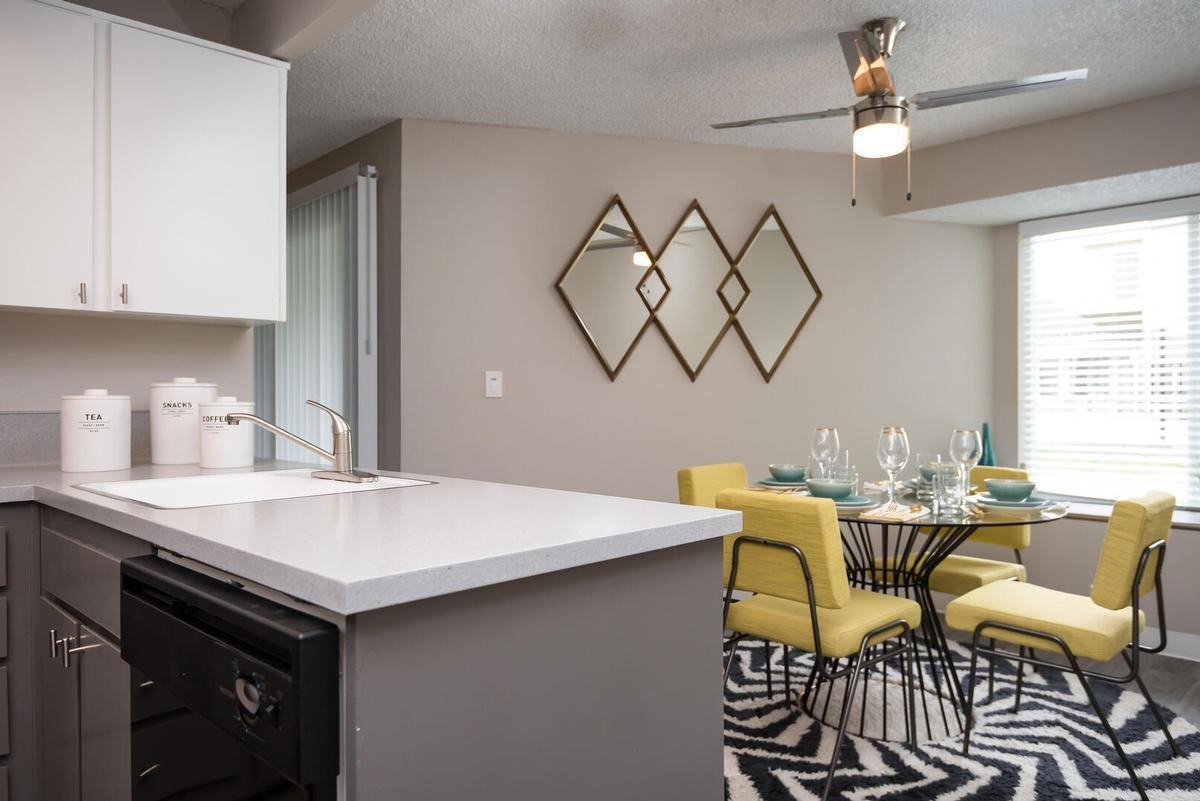 4545 Ne 125th Pl - Photo 5 of 21