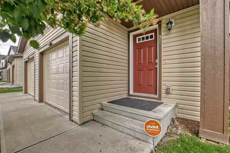 97 Copperpond Landng Se - Photo 2 of 27