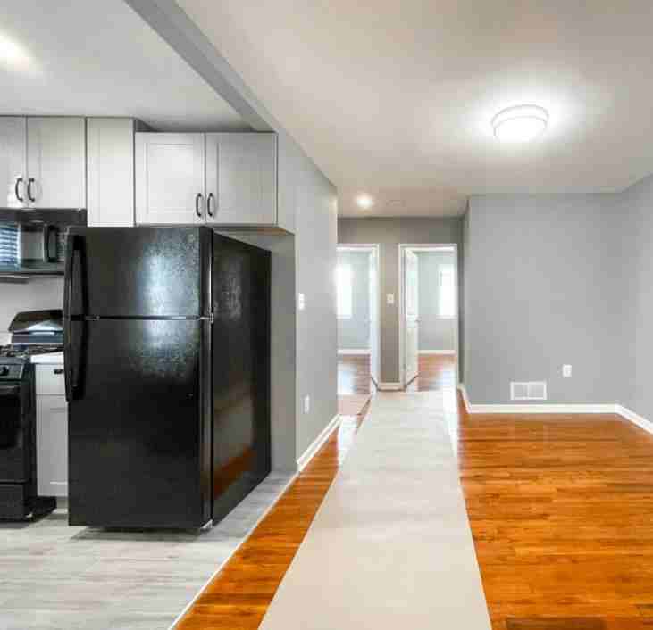 873 Bellevue St Se - Photo 7 of 34