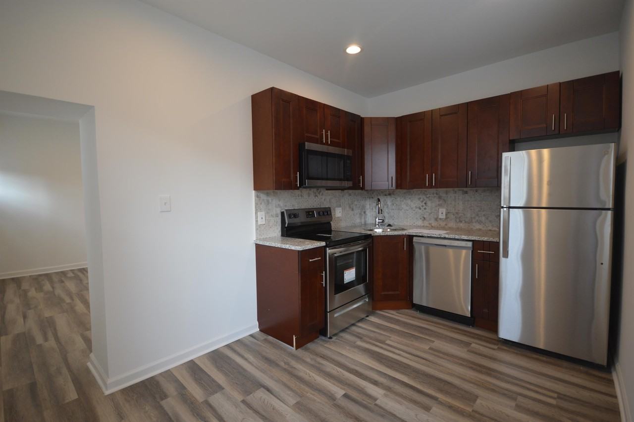 3131 Edgemont St #B - Photo 4 of 24