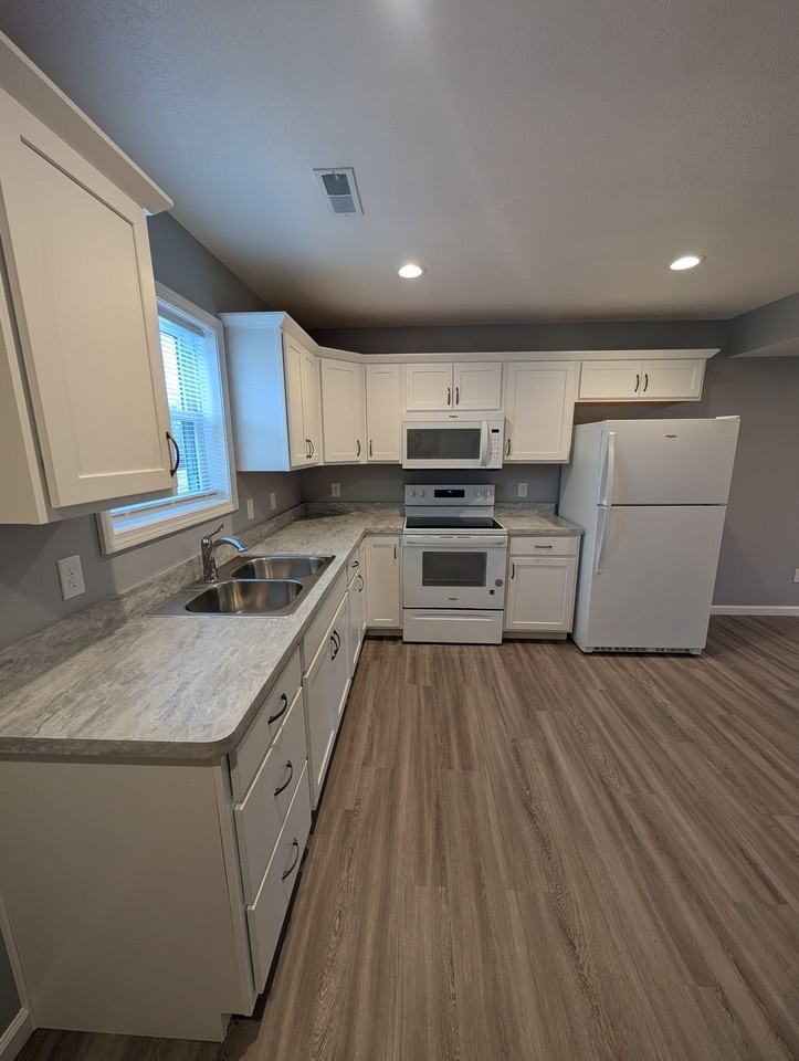 1900 W. Franklin Street - Photo 3 of 12