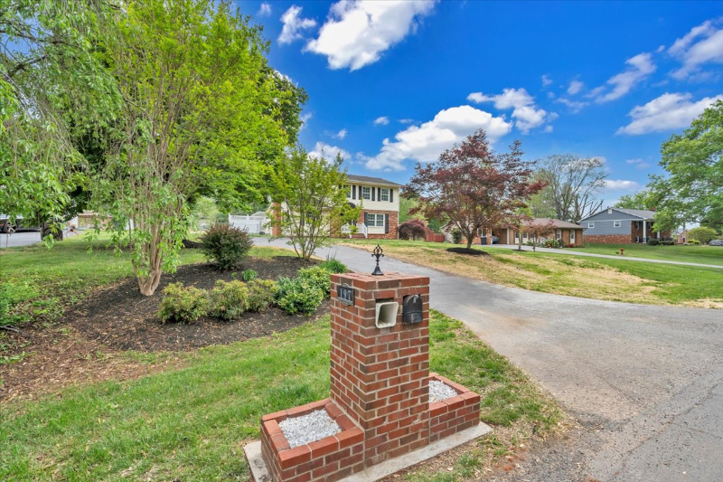 197 Apple Tree Rd - Photo 2 of 36