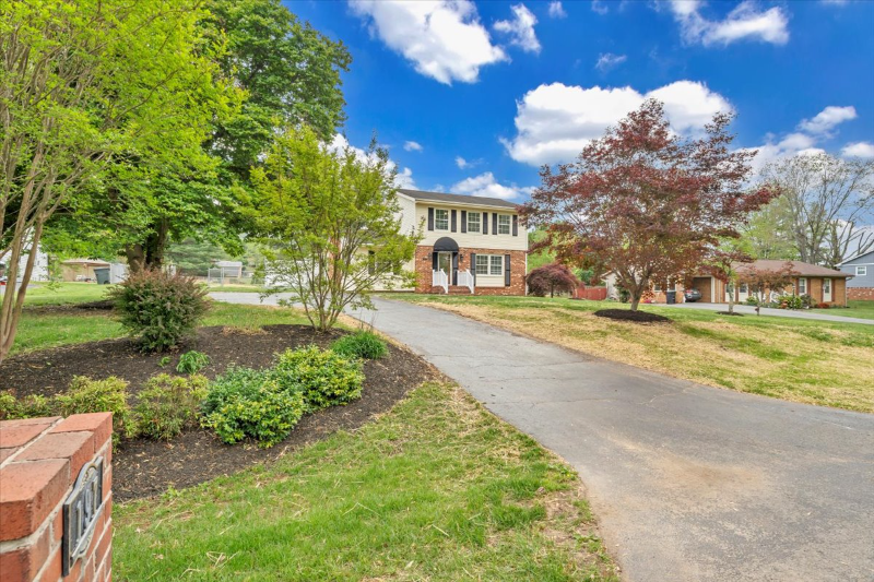 197 Apple Tree Rd - Photo 3 of 36