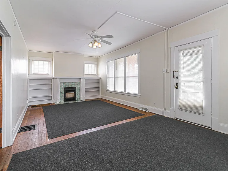 611 Stanley Ave #611 - Photo 4 of 9