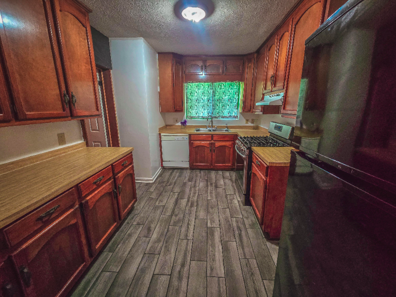 313 Wayne Pl - Photo 2 of 16