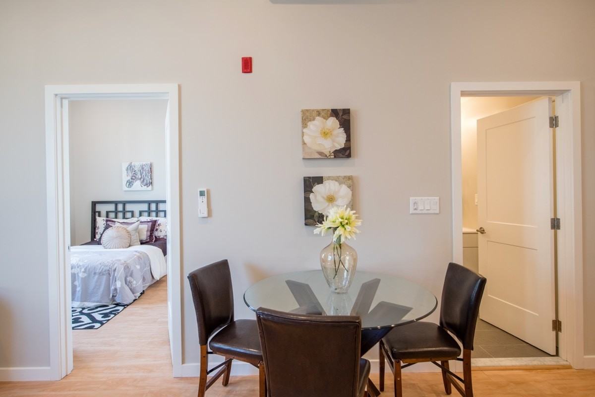1221 N 27th - Photo 4 of 25