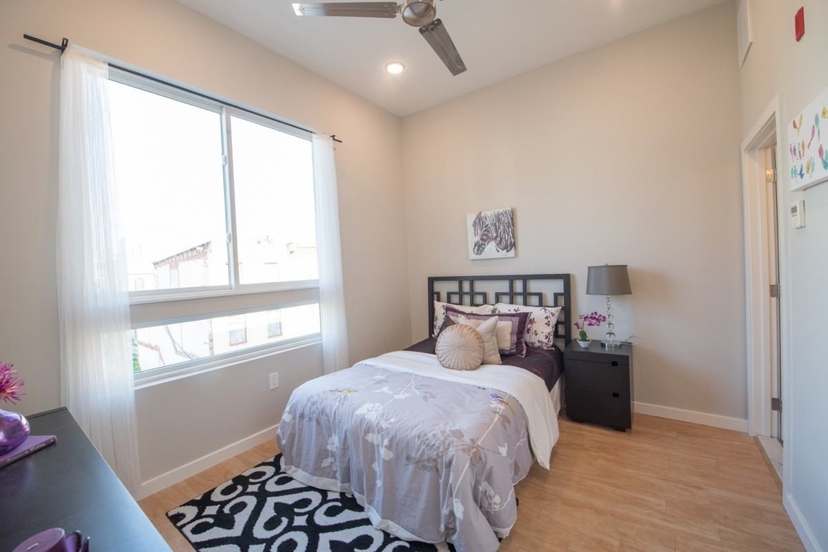 1221 N 27th - Photo 6 of 25