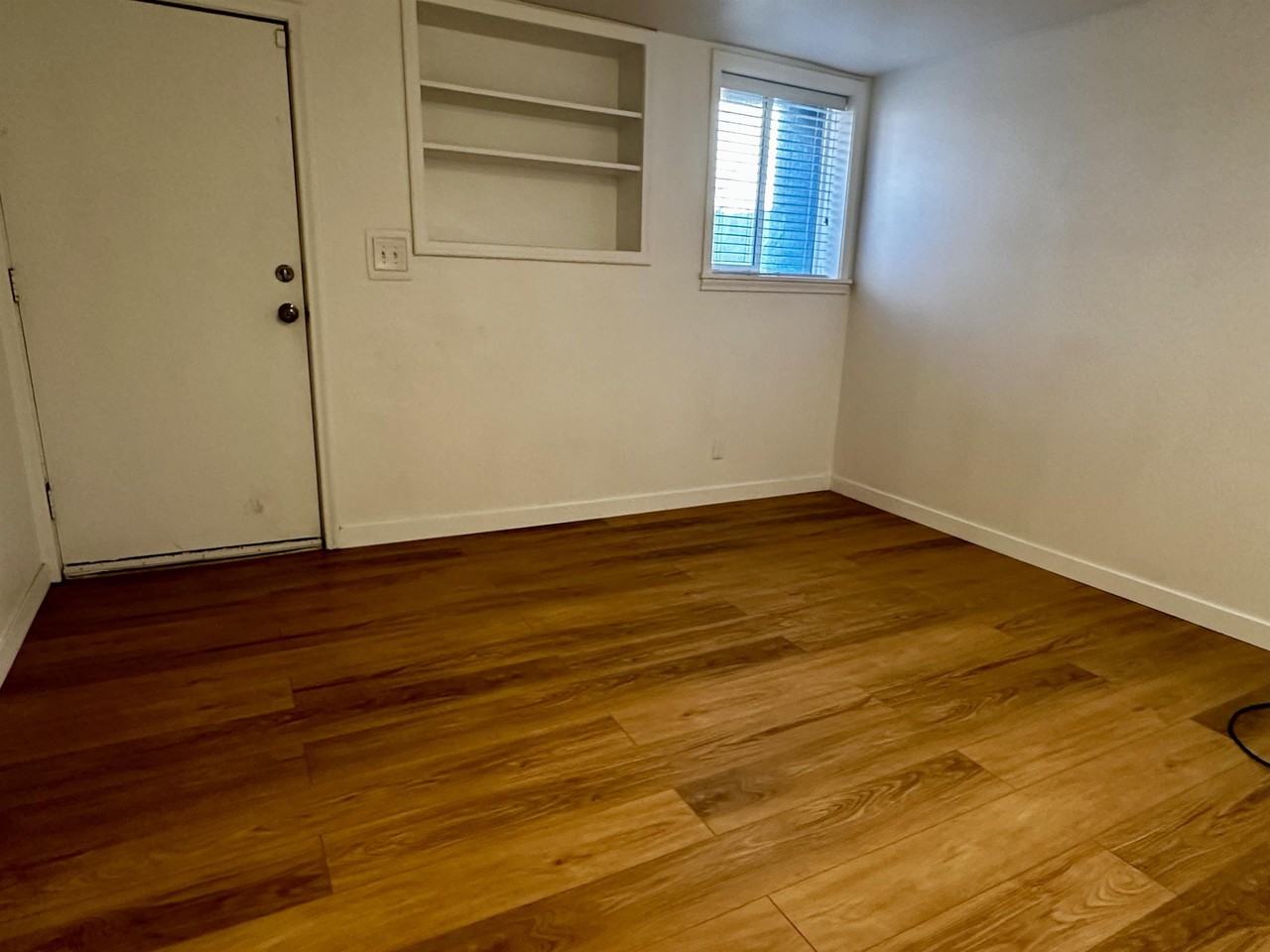 585 East 4th Avenue - Photo 7 of 11