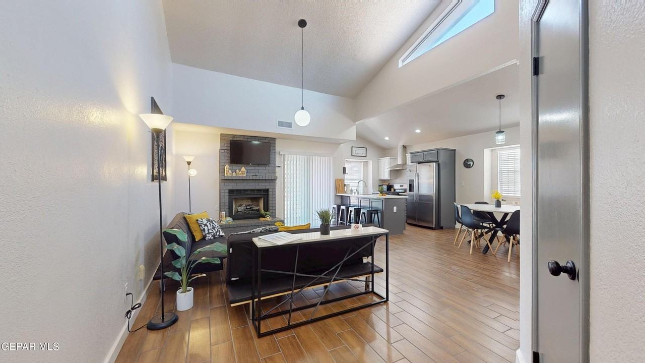 11640 Jim Thorpe Dr - Photo 4 of 40