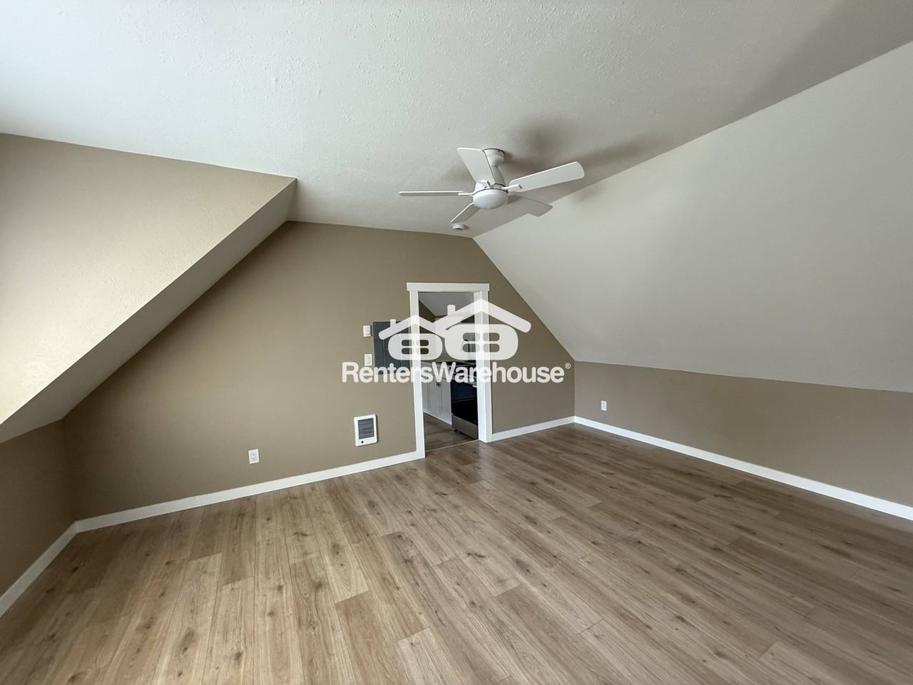 616 S G St Apt 4 - Photo 3 of 9