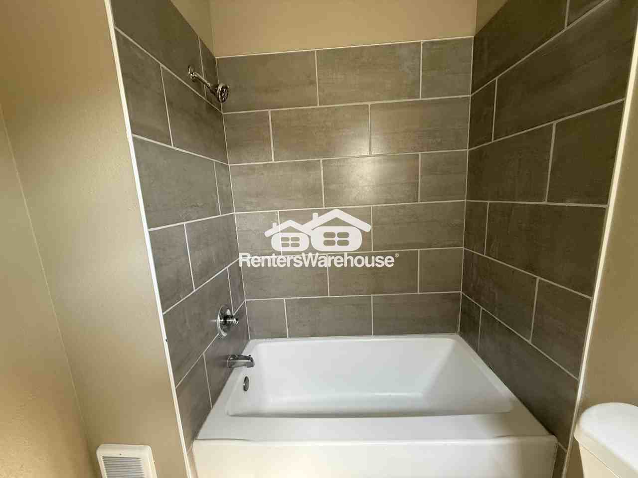 616 S G St Apt 4 - Photo 7 of 9