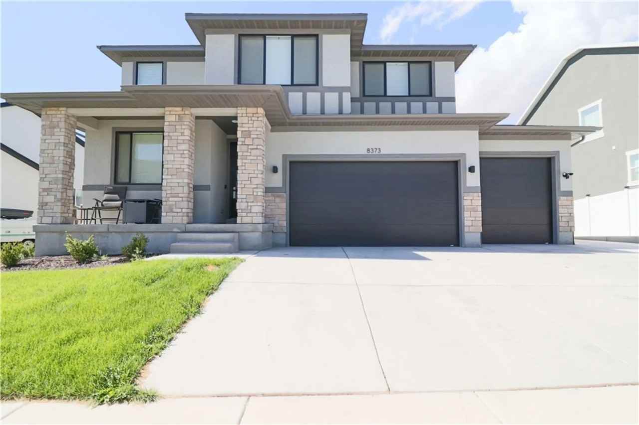 8373 N Sun Crest Dr - Photo 2 of 43